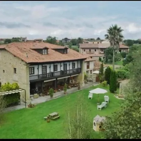 Palacion De Szálloda Toñanes