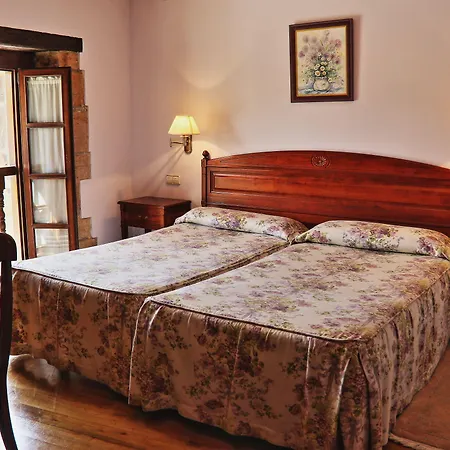 Palacion De Toñanes