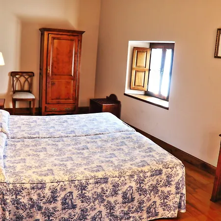 Palacion De Toñanes